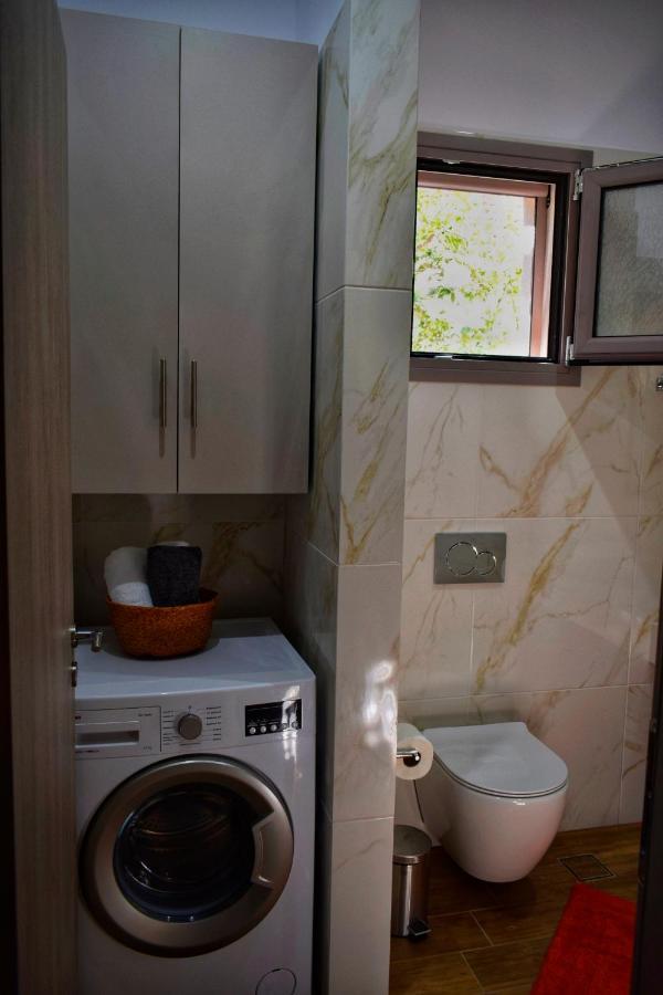 Dolphins House Apartment Lixouri Ngoại thất bức ảnh